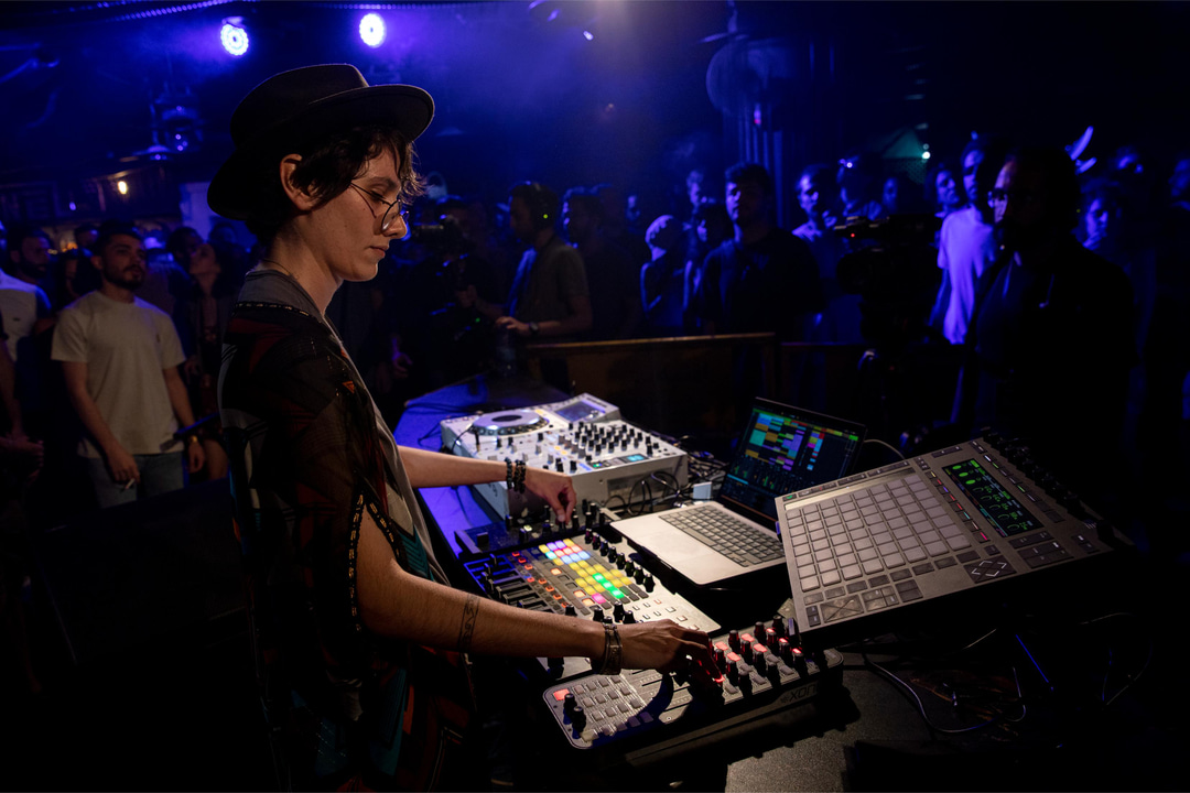 Photo of set Walashi.