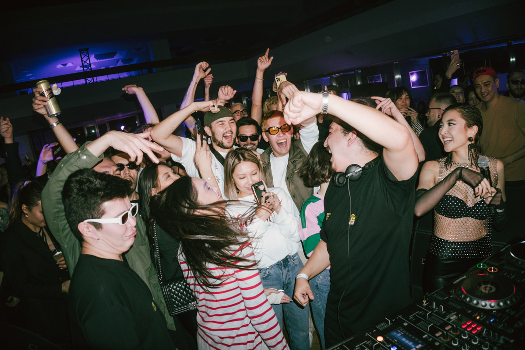 Photo of set DJ AKI.