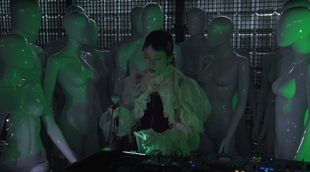 Photo of set Scintii.