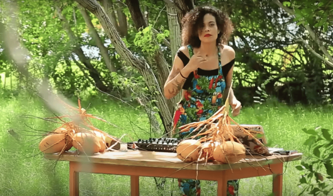 Photo of set Madame Vacile.