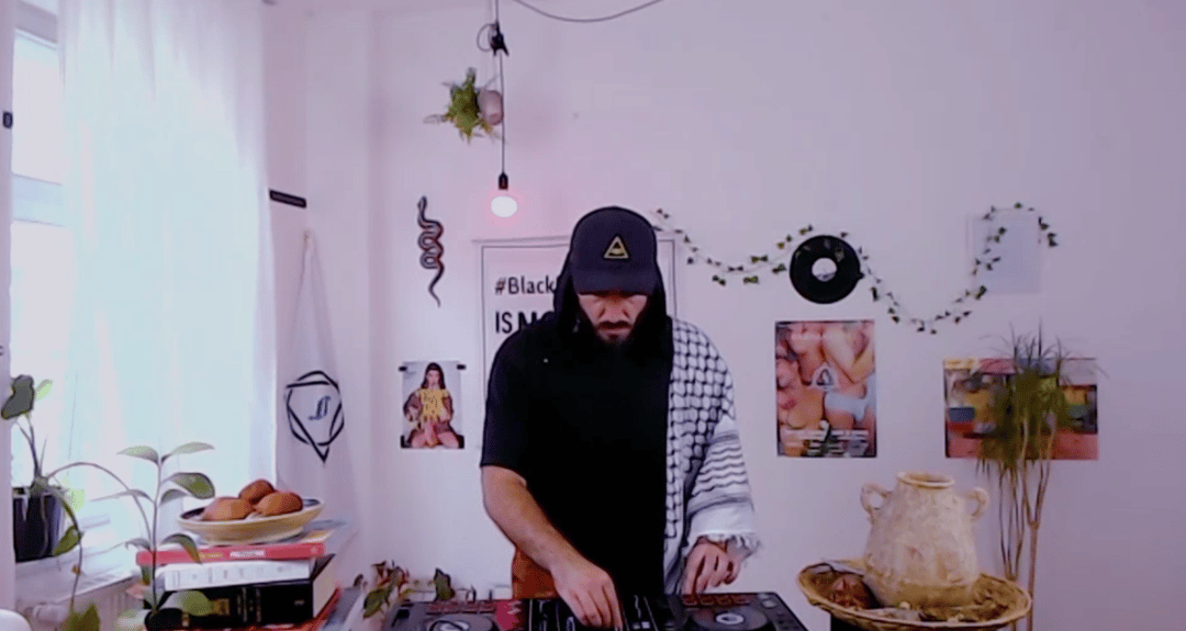 Photo of set RAKANS.