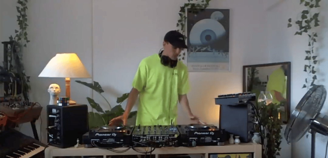 Photo of set Ross From Friends.