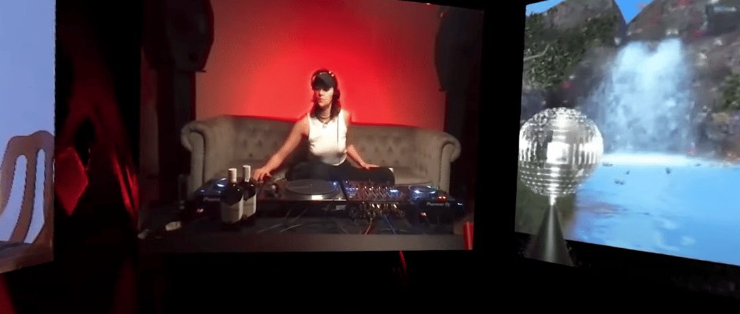 Photo of set Maricas.