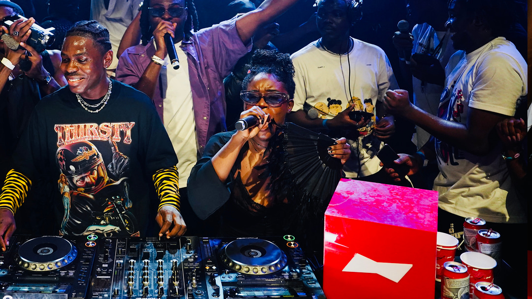 Photo of set Bloody Civillian (live).