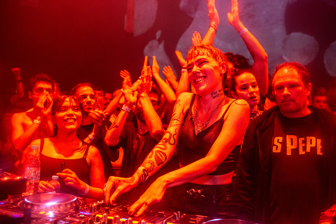 Photo of set Cassie Raptor.