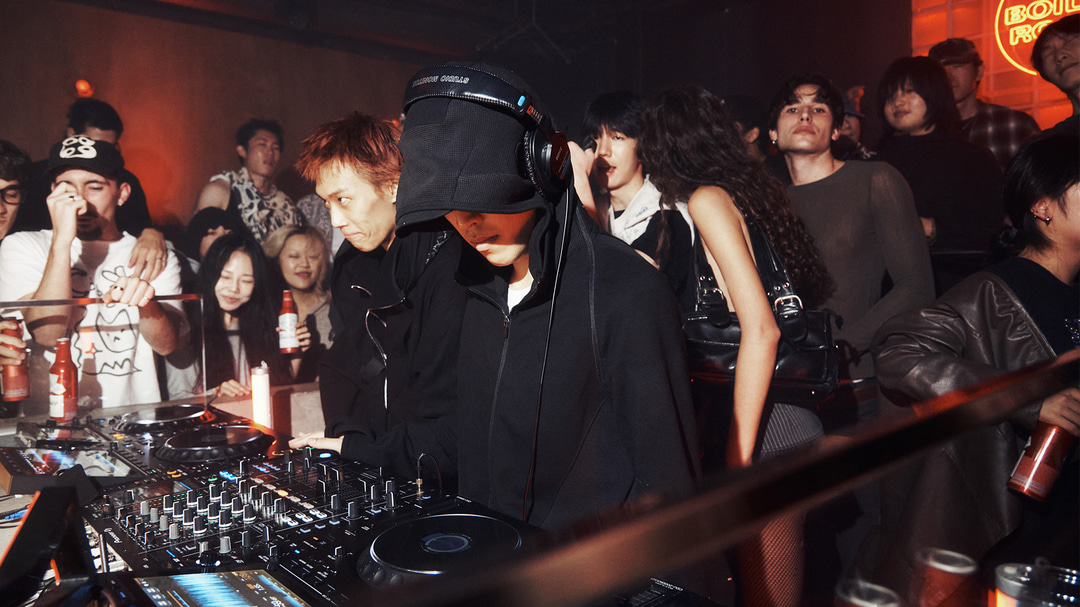 Photo of set Chanyoung.