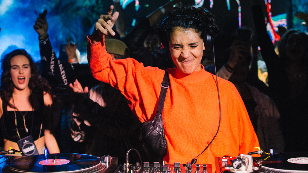 Photo of set Flo Massé.