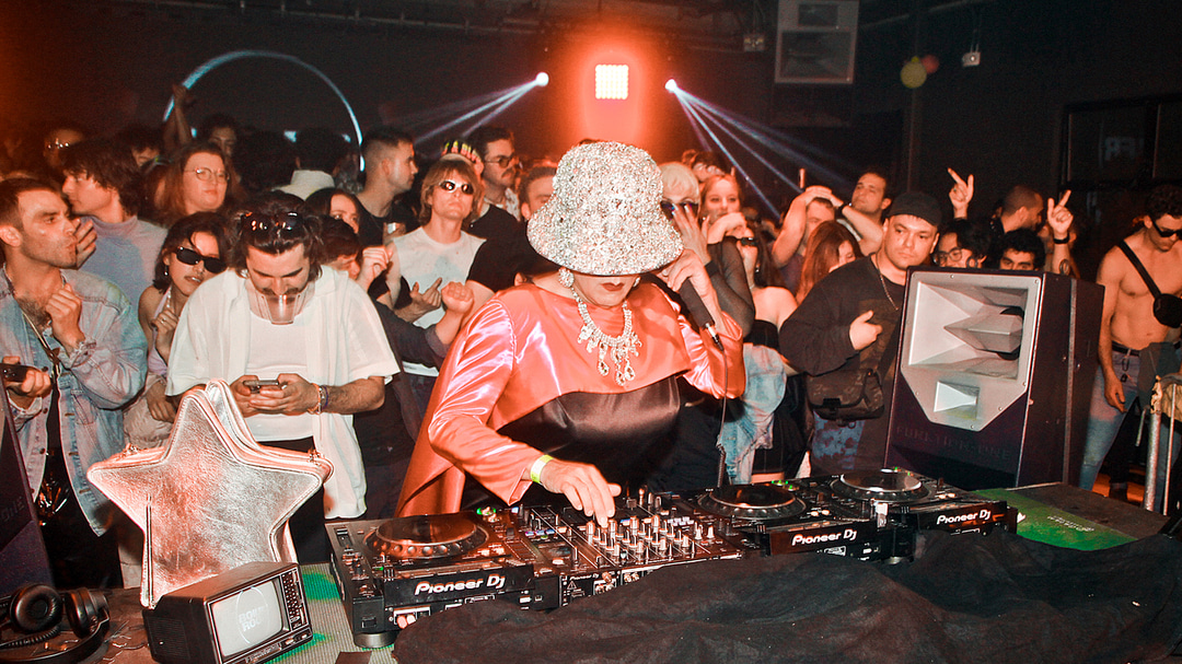 Photo of set Juanita MORE!.