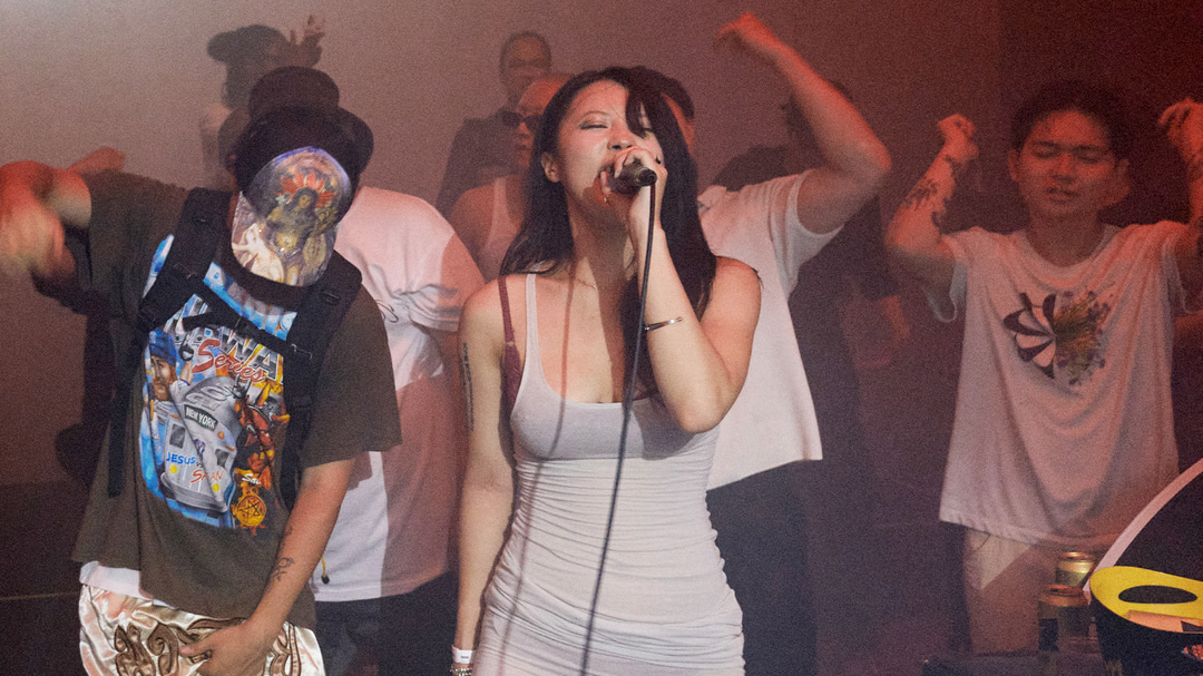 Photo of set Liu Lee.