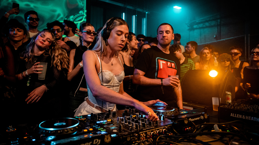 Photo of set Ploy b2b re:ni.