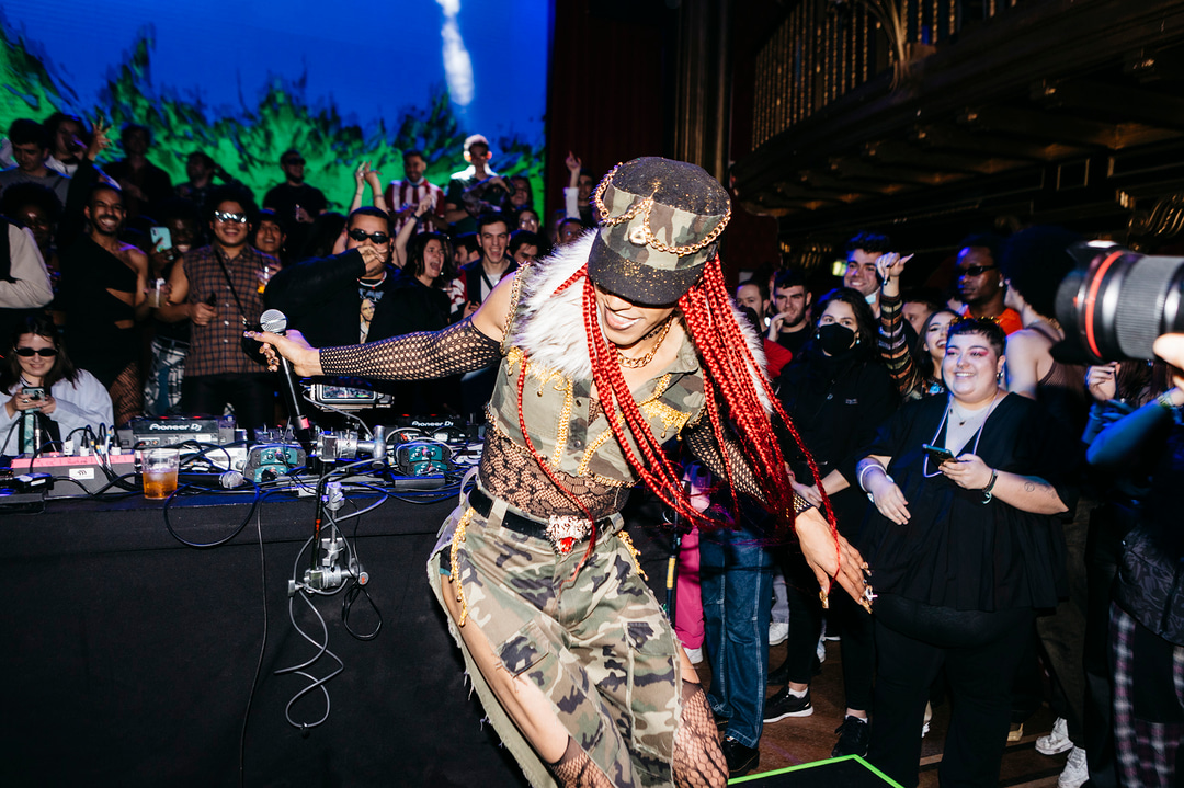 Photo of set Polemik.