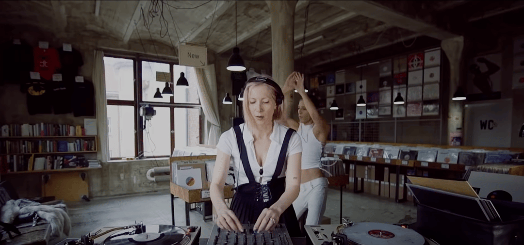 Photo of set Ellen Allien.