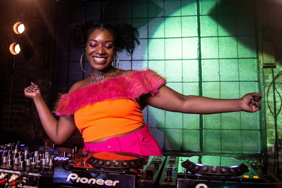 Photo of set UNIIQU3.