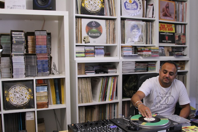 Photo of set Joe Davis.