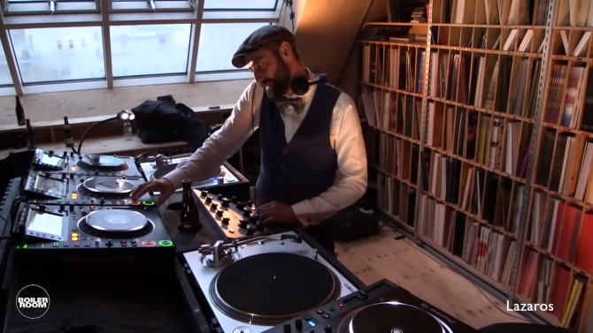 Photo of set Lazaros.