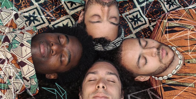 Photo of set United Vibrations.