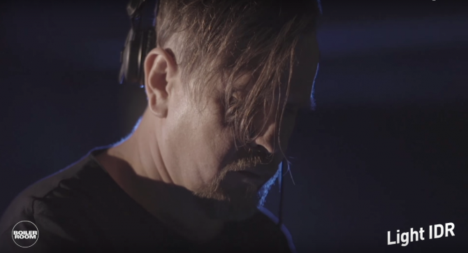 Photo of set Light IDR.