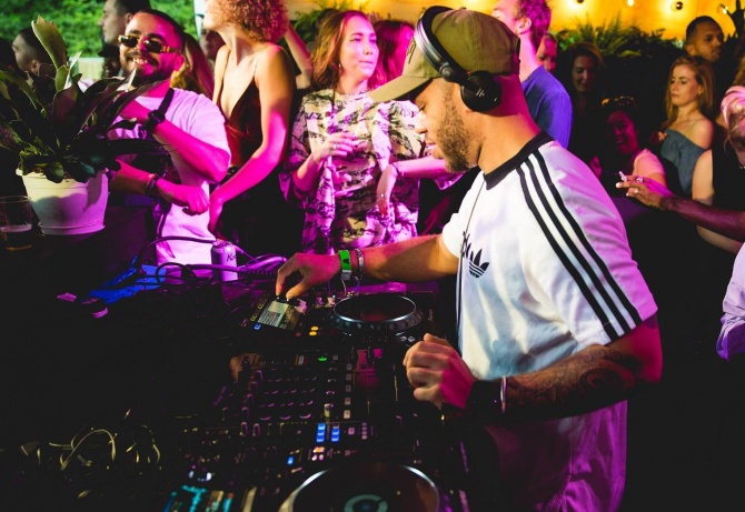 Photo of set Crazy Cousinz.