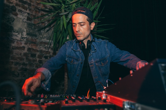 Photo of set Insanlar.