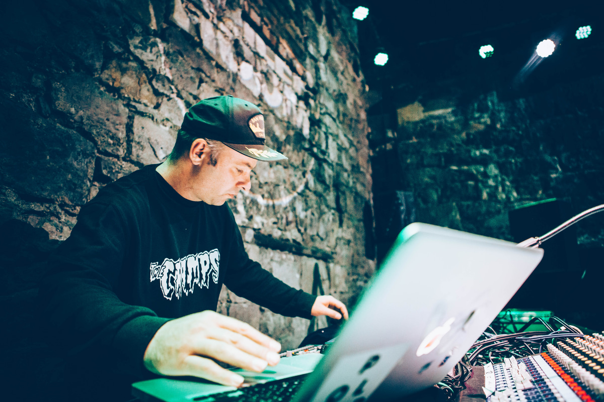 Photo of set Neil Landstrumm.