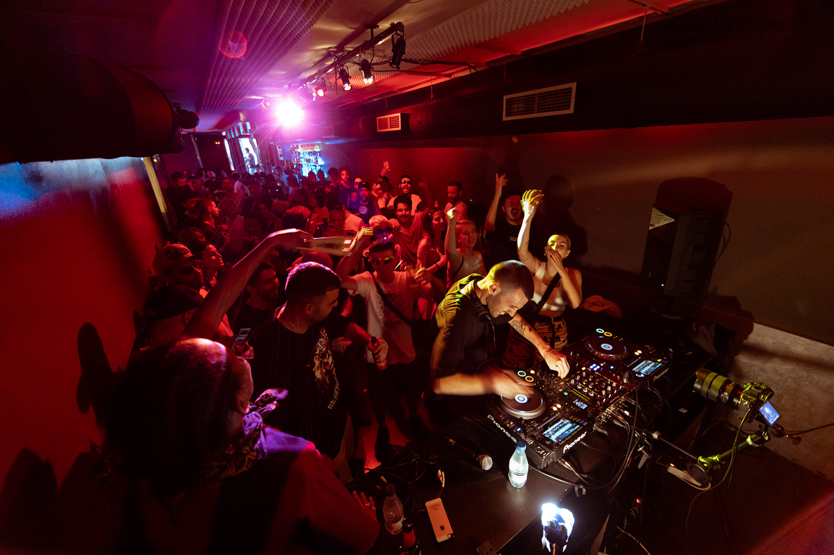 Photo of set La Diabla.