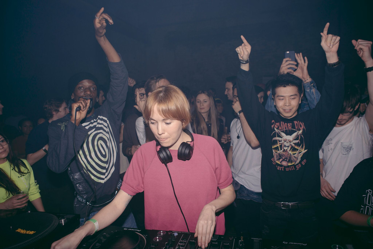 Photo of set Beta Librae.