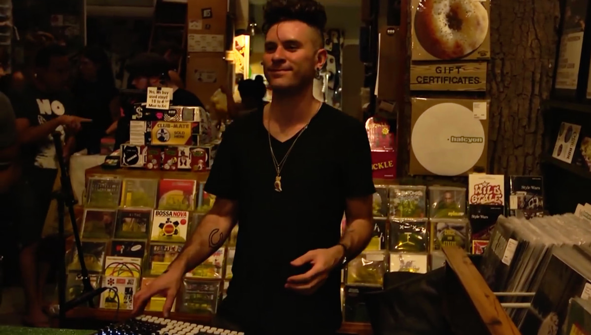 Photo of set Black Light Smoke.