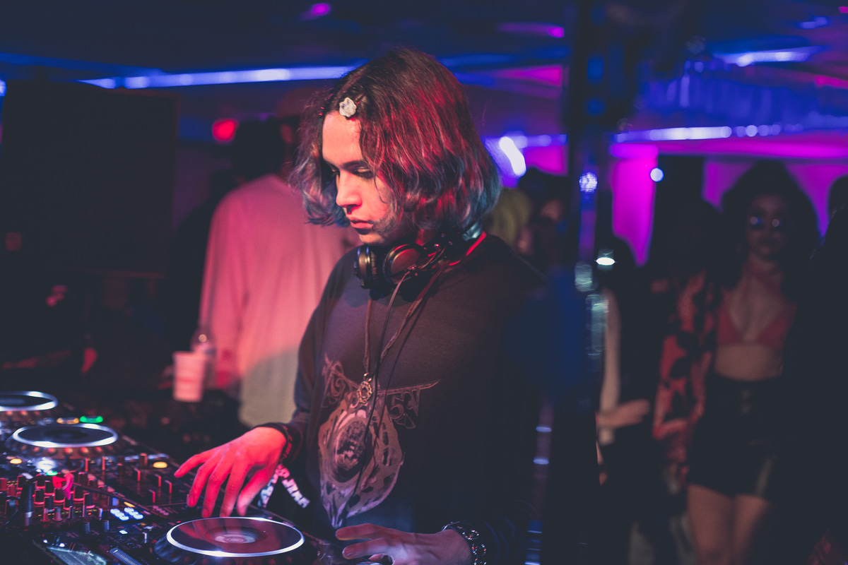 Photo of set Kamixlo.