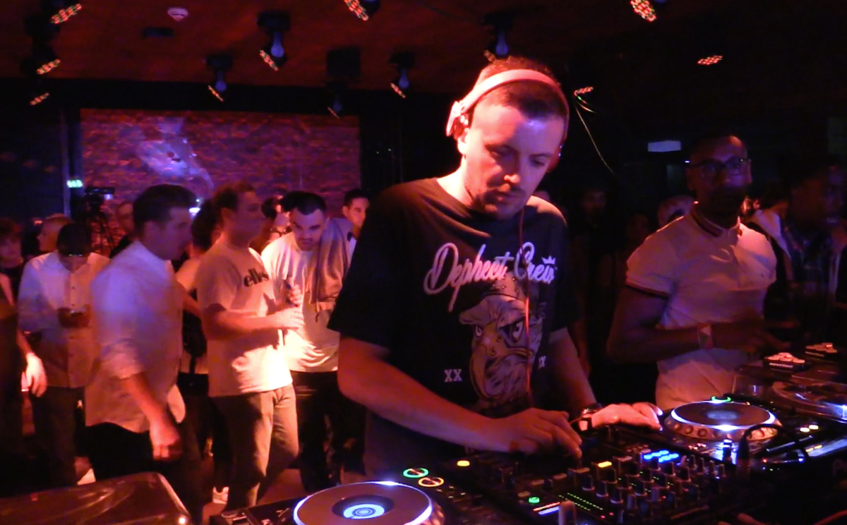 Photo of set Martin Larner.