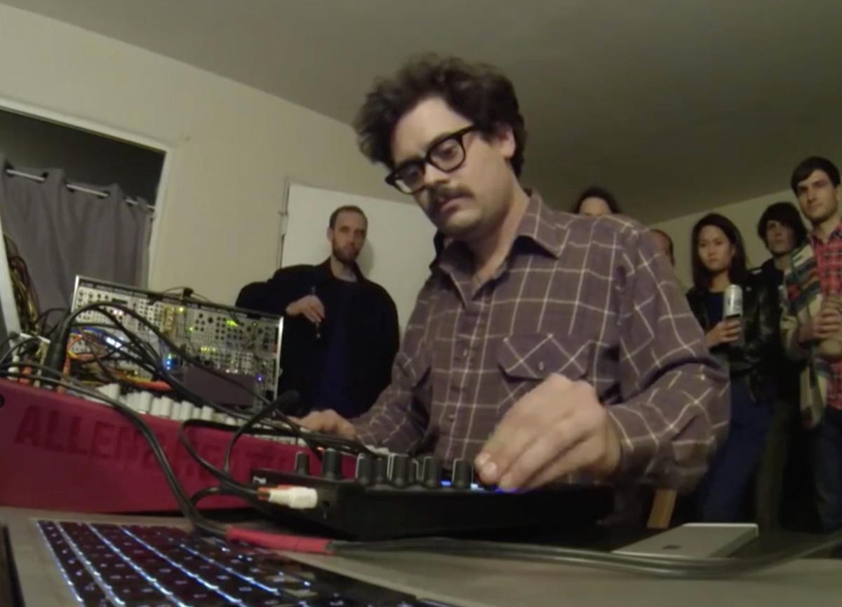 Photo of set M Geddes Gengras.