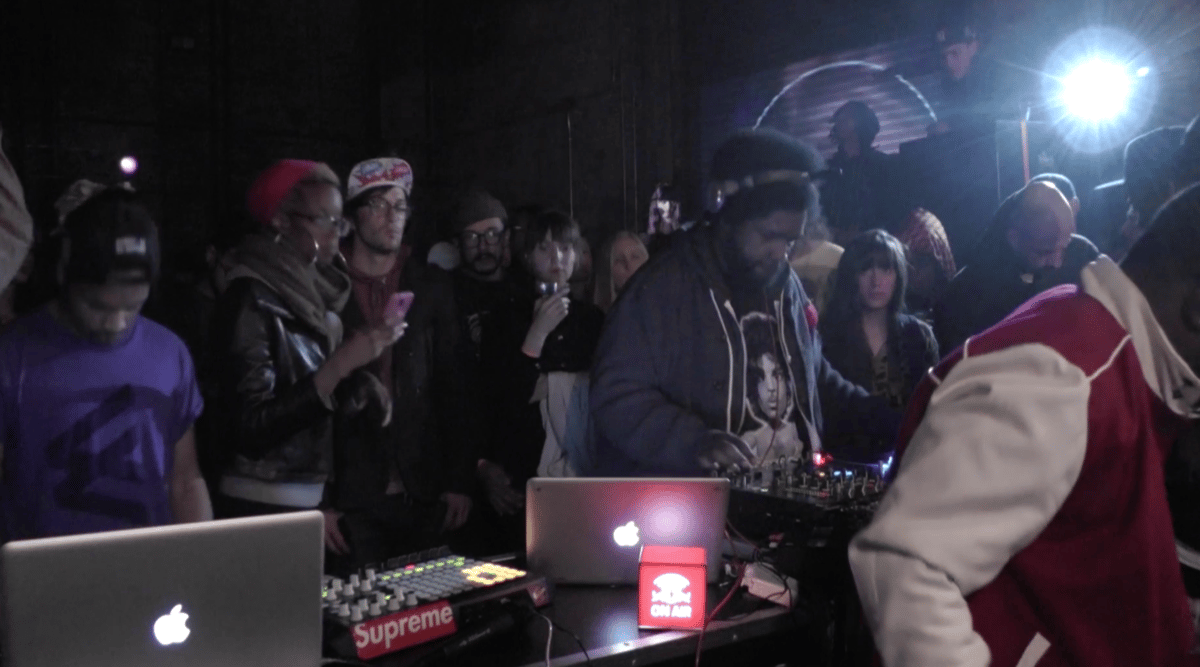 Photo of set ?uestlove 60 Min Mix.