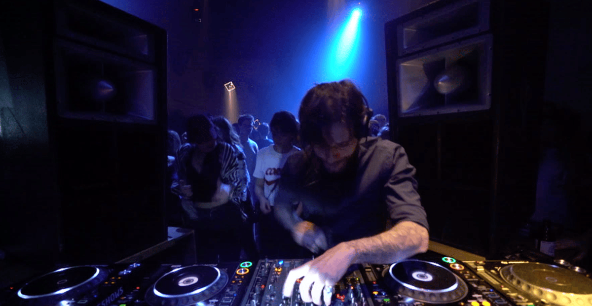 Photo of set Oscar Mulero.