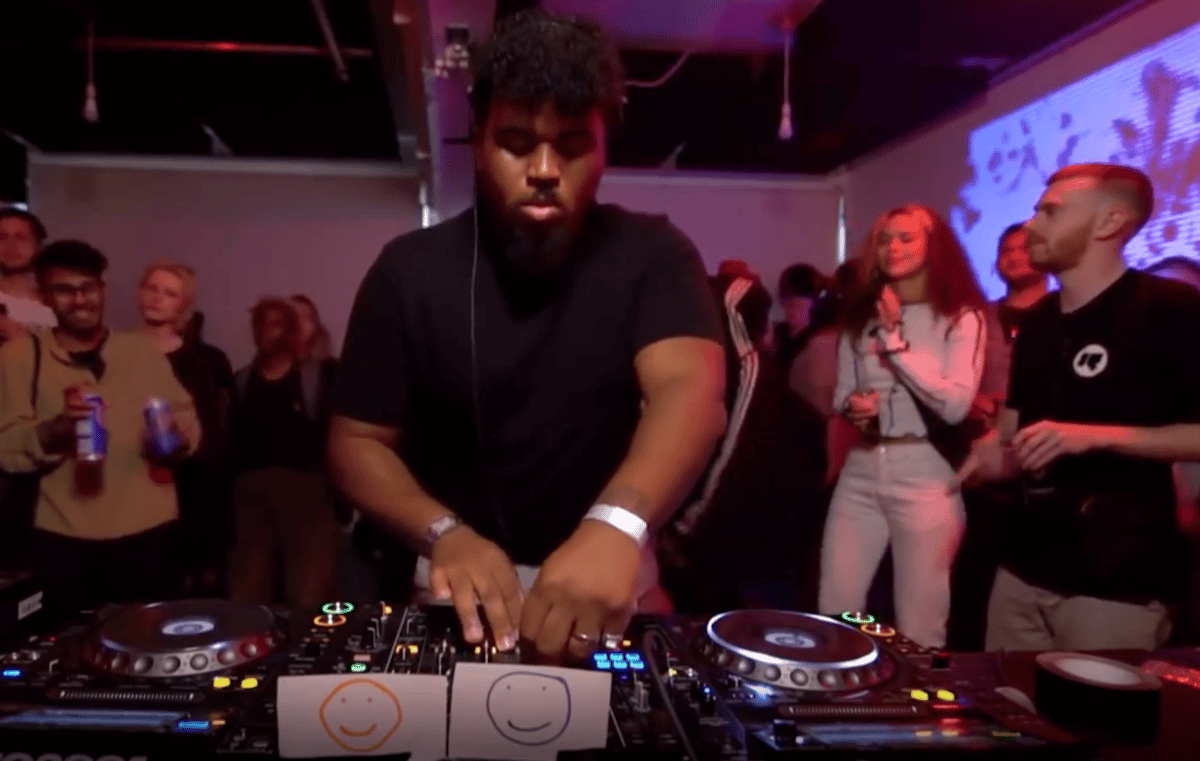 Photo of set Mr Mitch.