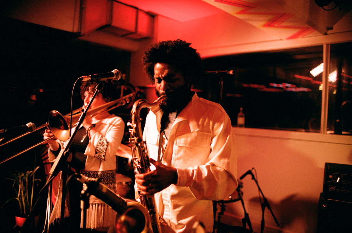 Photo of set STEAM DOWN (+ special guests).