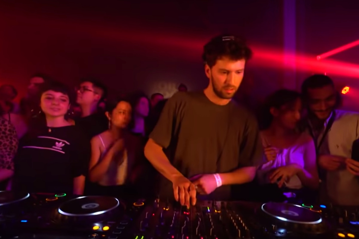 Photo of set Toma Kami.