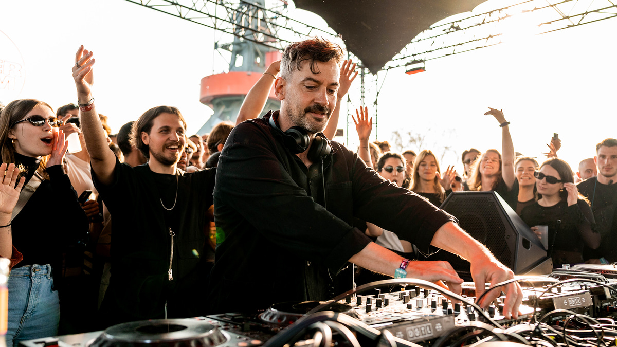 Photo of set Bonobo.