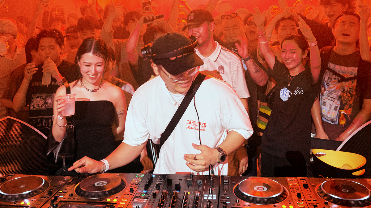 Photo of set BRLLNT.