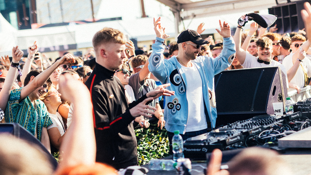 Photo of set DJ Heartstring.