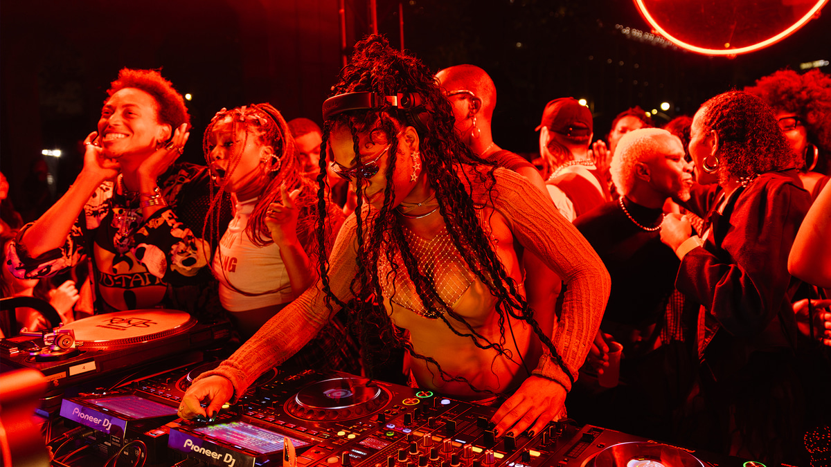 Photo of set DJ Kita.