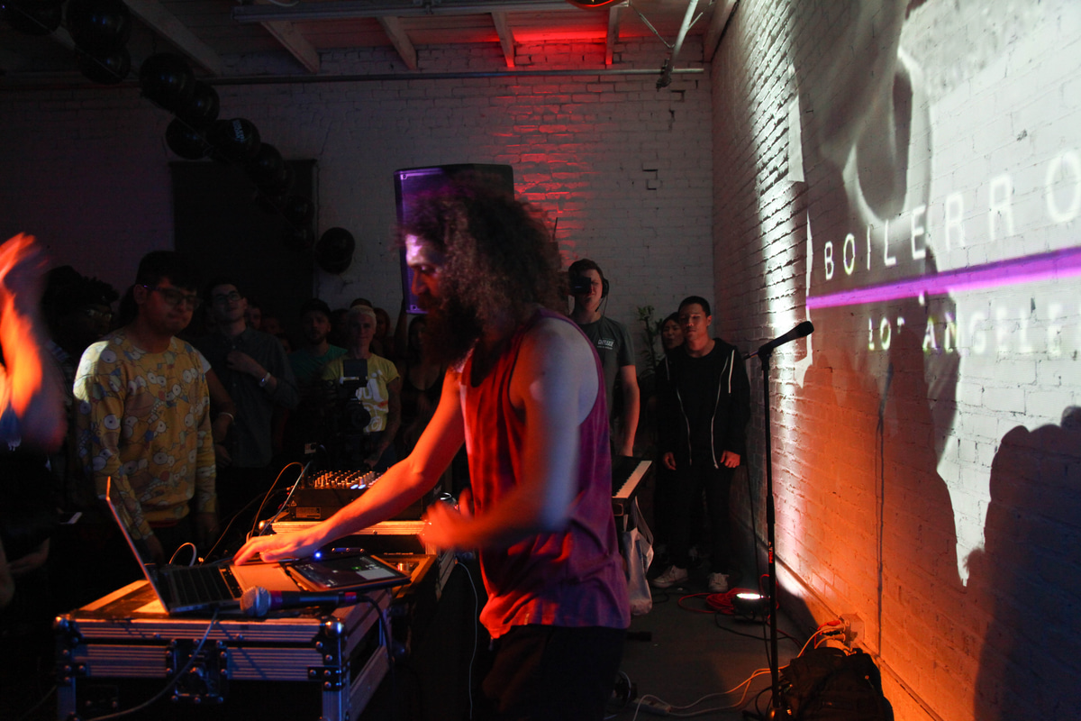 Photo of set Gaslamp Killer.