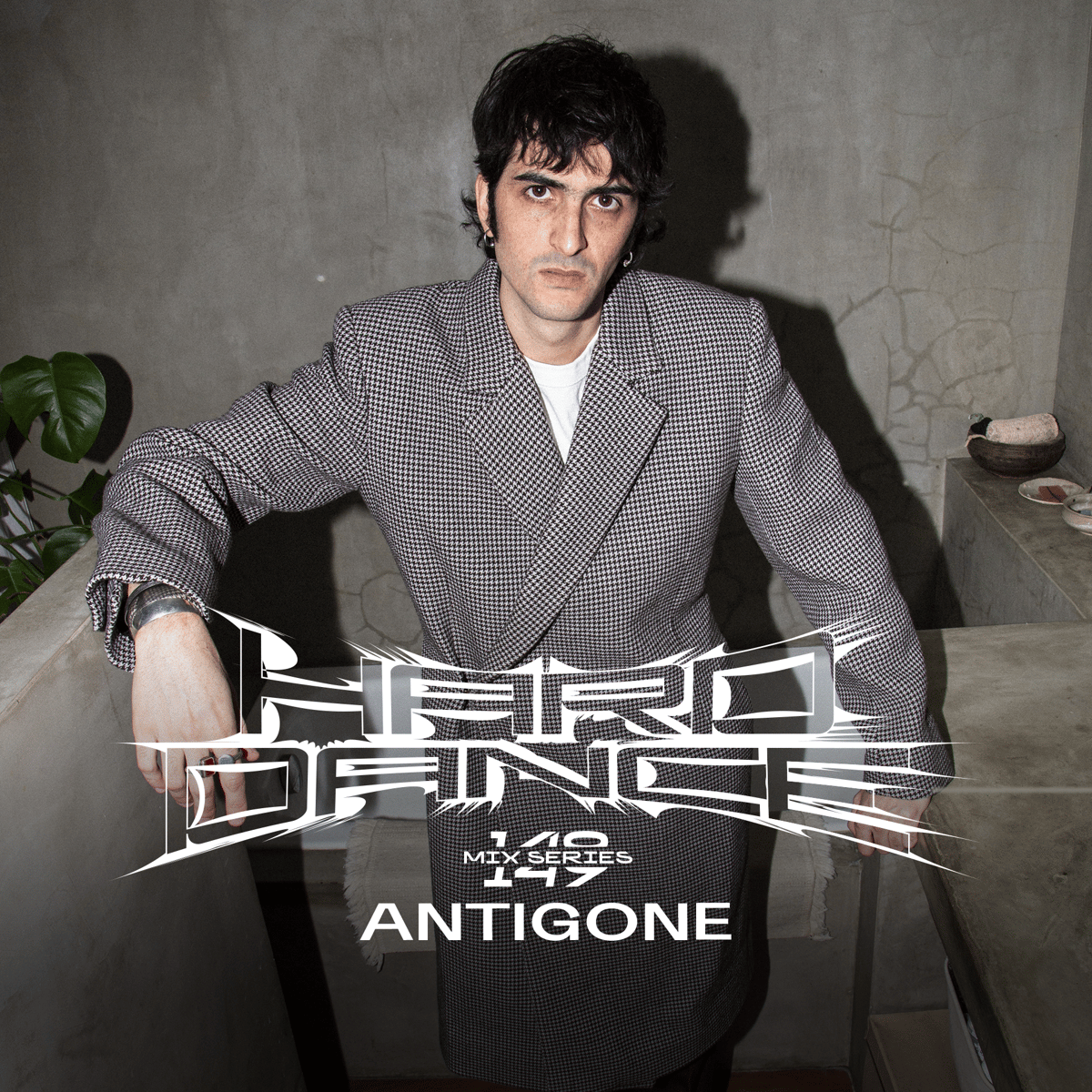 Photo of set Hard Dance 149: Antigone.