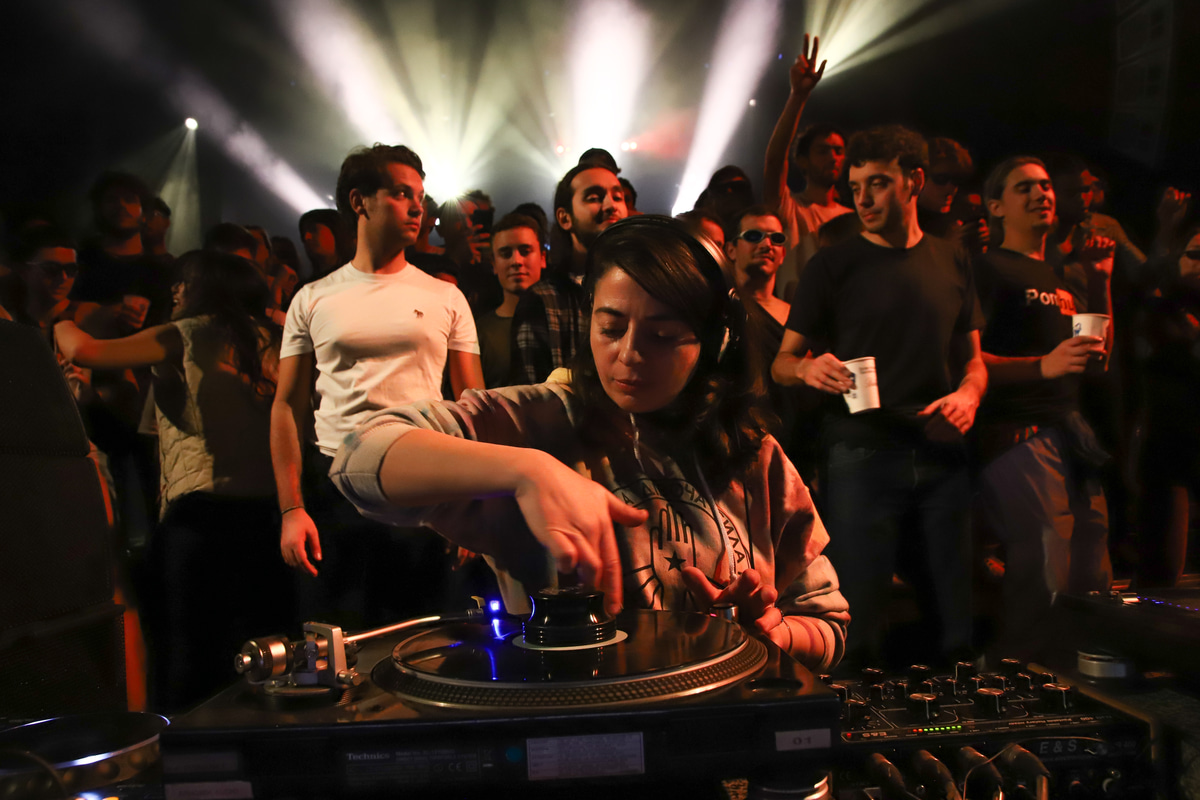 Photo of set Maayan Nidam.