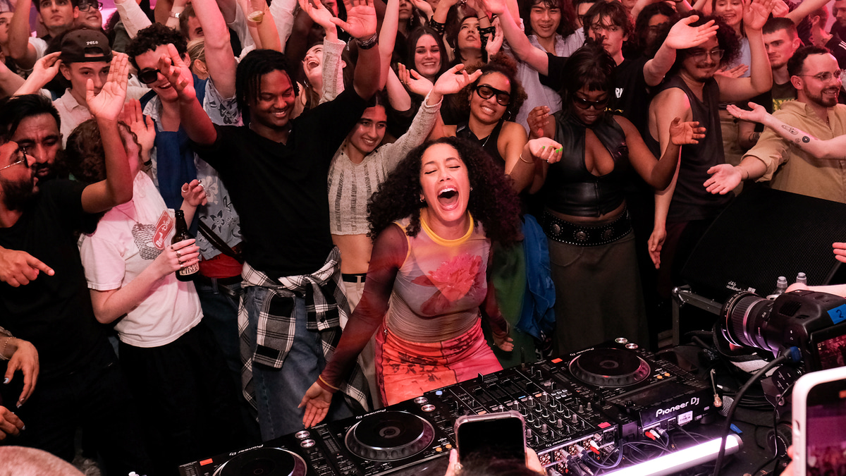 Photo of set Jayda G.