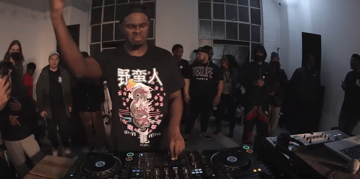 Photo of set DJ Manny.